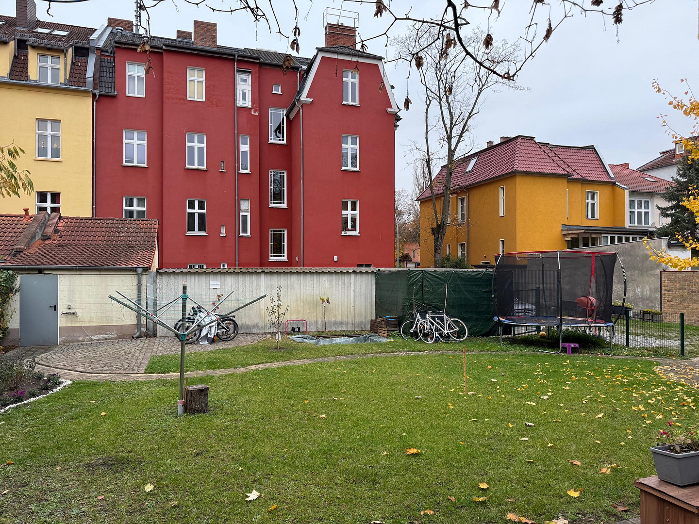 Charmante Altbauwohnung mit großzügigem Hof, Gartenidylle und gewachsener Hausgemeinschaft – Treskowallee 56, 10318 Berlin(Karlshorst) – Vorschaubild 18