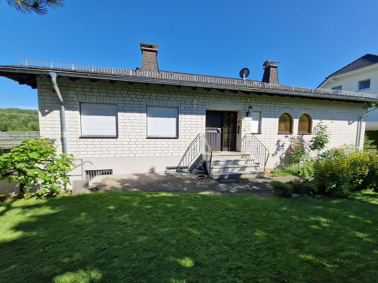 Großzügiges Einfamilienhaus mit Einliegerwohnung in toller Lage -keine Maklergebühr- – Mengerskirchen-Dillhausen(Dillhausen) – Vorschaubild 3