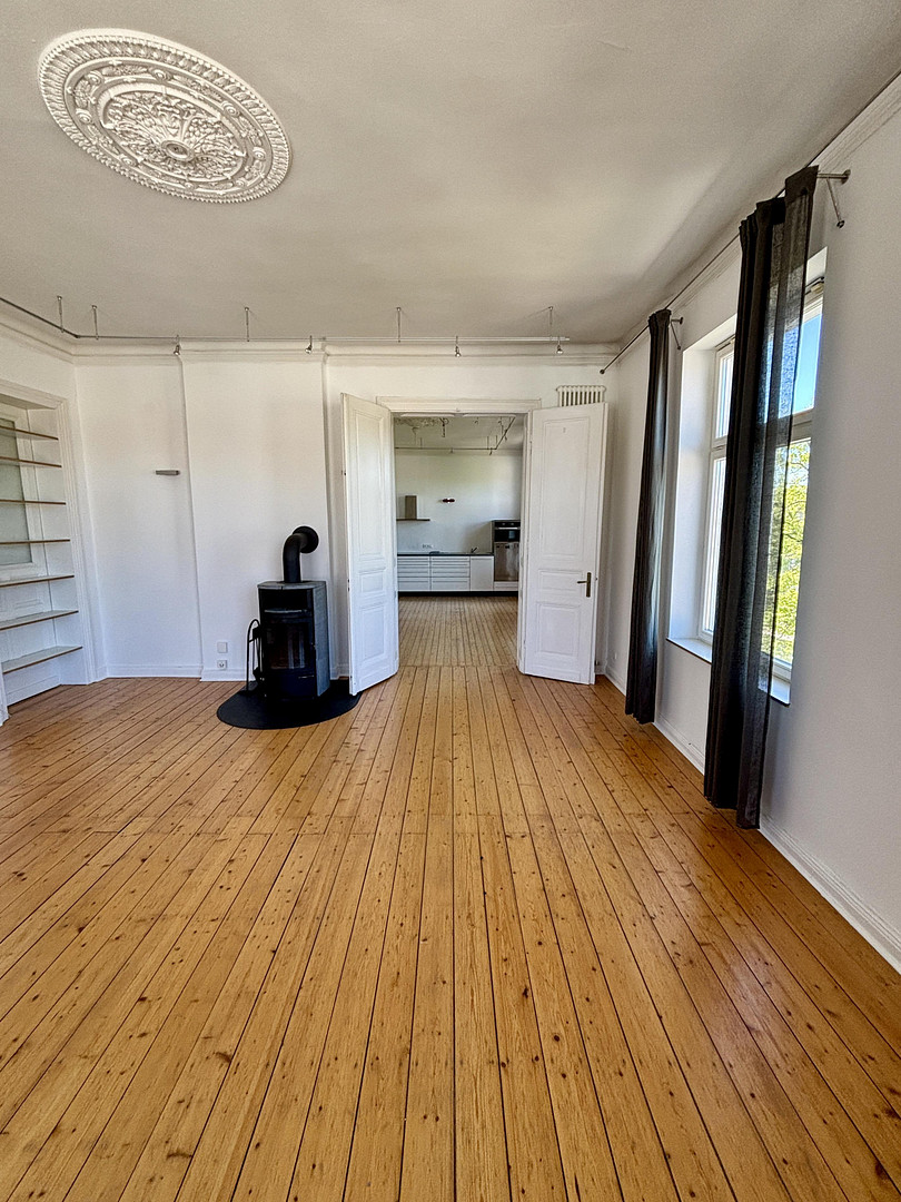 Altbau-Charme pur: 4-Zimmer-Wohnung mit Dielenboden & Stuckdecken – Bismarckstr. 94, 52066 Aachen – Vorschaubild 3