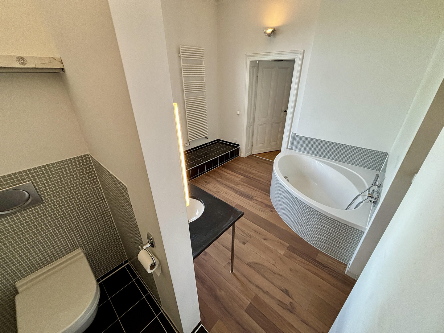 Altbau-Charme pur: 4-Zimmer-Wohnung mit Dielenboden & Stuckdecken – Bismarckstr. 94, 52066 Aachen – Vorschaubild 15