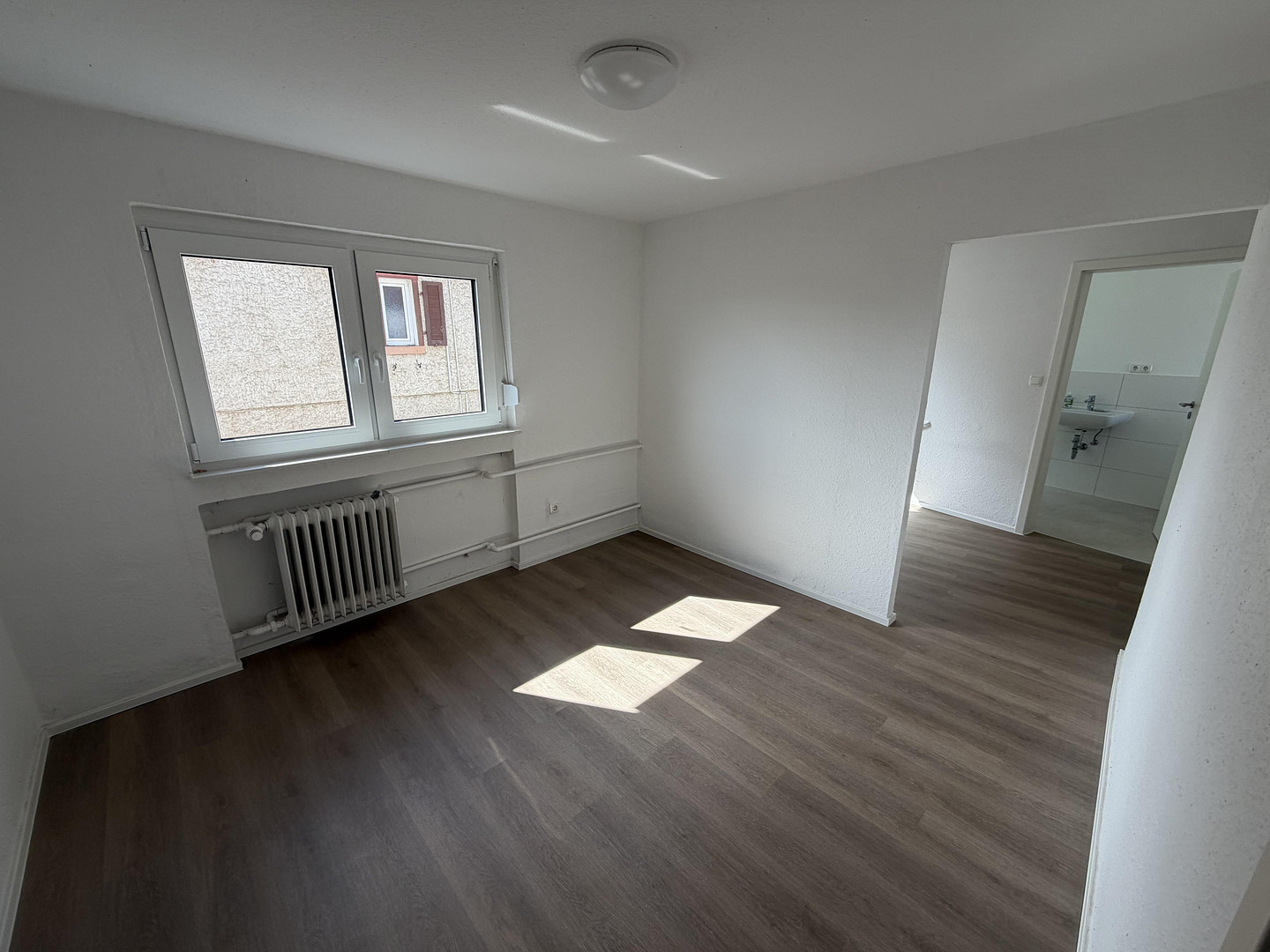 renoviertes Haus 4 Zimmer Küche Bad mit Hof und Garage Worms Abenheim – Saalgasse 2, 67550 Worms(Abenheim) – Vorschaubild 10