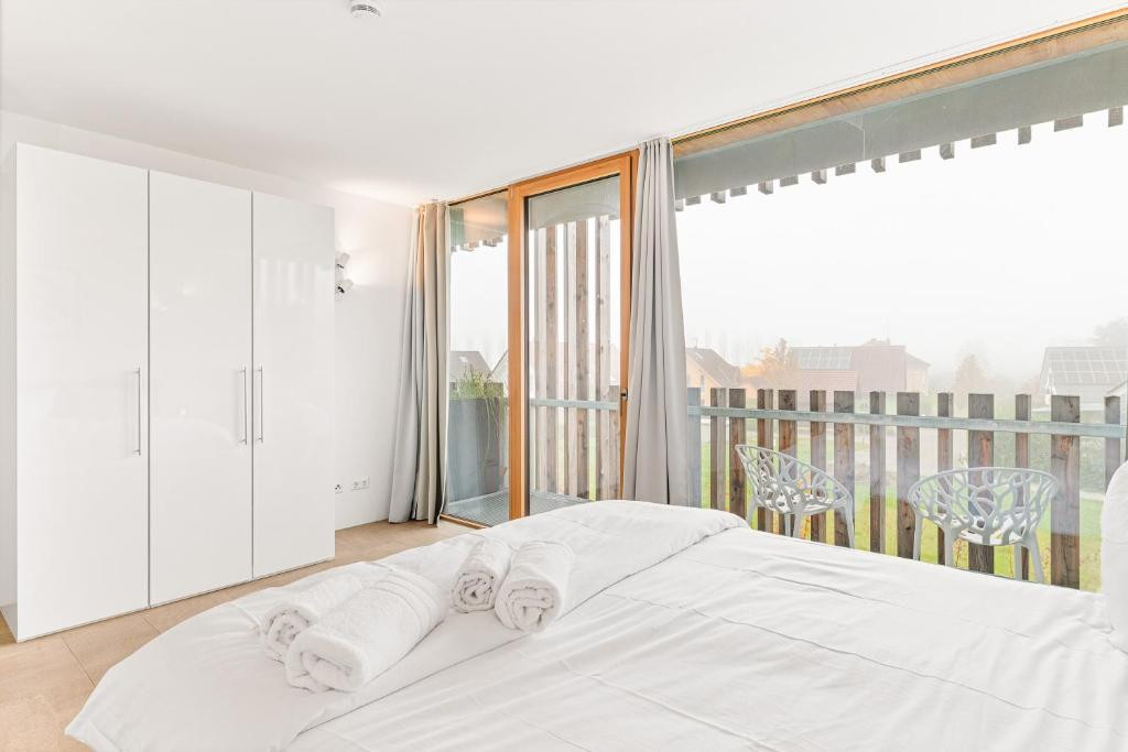 Extravagantes Designer-Haus im Schweizer Chaletstil – Bodensee-Panorama inklusive - Provisionsfrei – Zum Schierenberg 23, 78337 Öhningen-Wangen(Wangen) – Vorschaubild 18