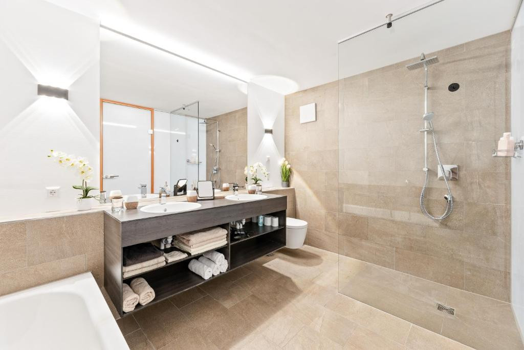 Extravagantes Designer-Haus im Schweizer Chaletstil – Bodensee-Panorama inklusive - Provisionsfrei – Zum Schierenberg 23, 78337 Öhningen-Wangen(Wangen) – Vorschaubild 13