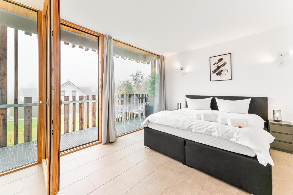 Extravagantes Designer-Haus im Schweizer Chaletstil – Bodensee-Panorama inklusive - Provisionsfrei – Zum Schierenberg 23, 78337 Öhningen-Wangen(Wangen) – Vorschaubild 16