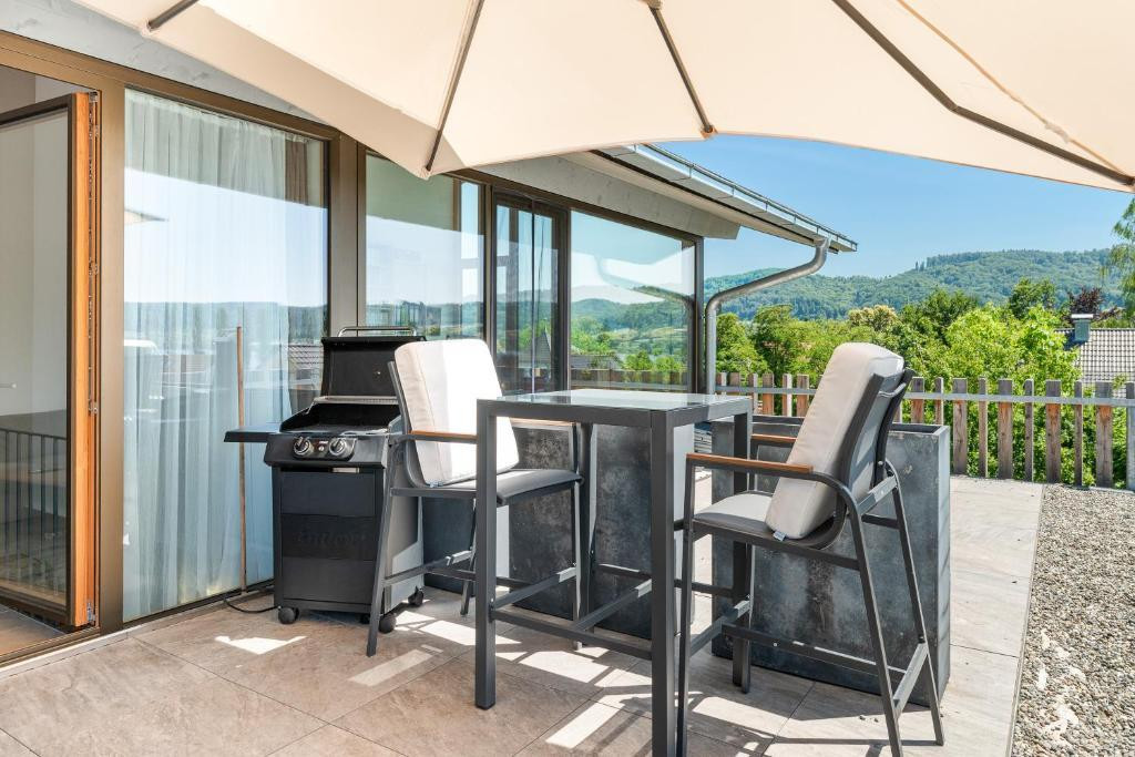Extravagantes Designer-Haus im Schweizer Chaletstil – Bodensee-Panorama inklusive - Provisionsfrei – Zum Schierenberg 23, 78337 Öhningen-Wangen(Wangen) – Vorschaubild 6