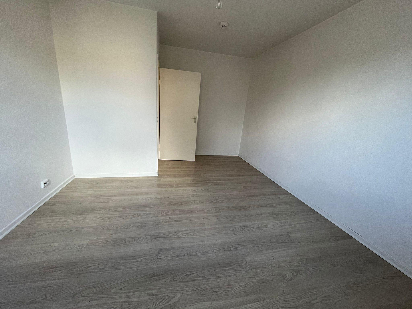 Ideale Balance zwischen Stadt und Natur: Bezugsfertige 2-Zimmer-Wohnung mit Südbalkon in Mariendorf – Berlin Mariendorf(Mariendorf) – Vorschaubild 9