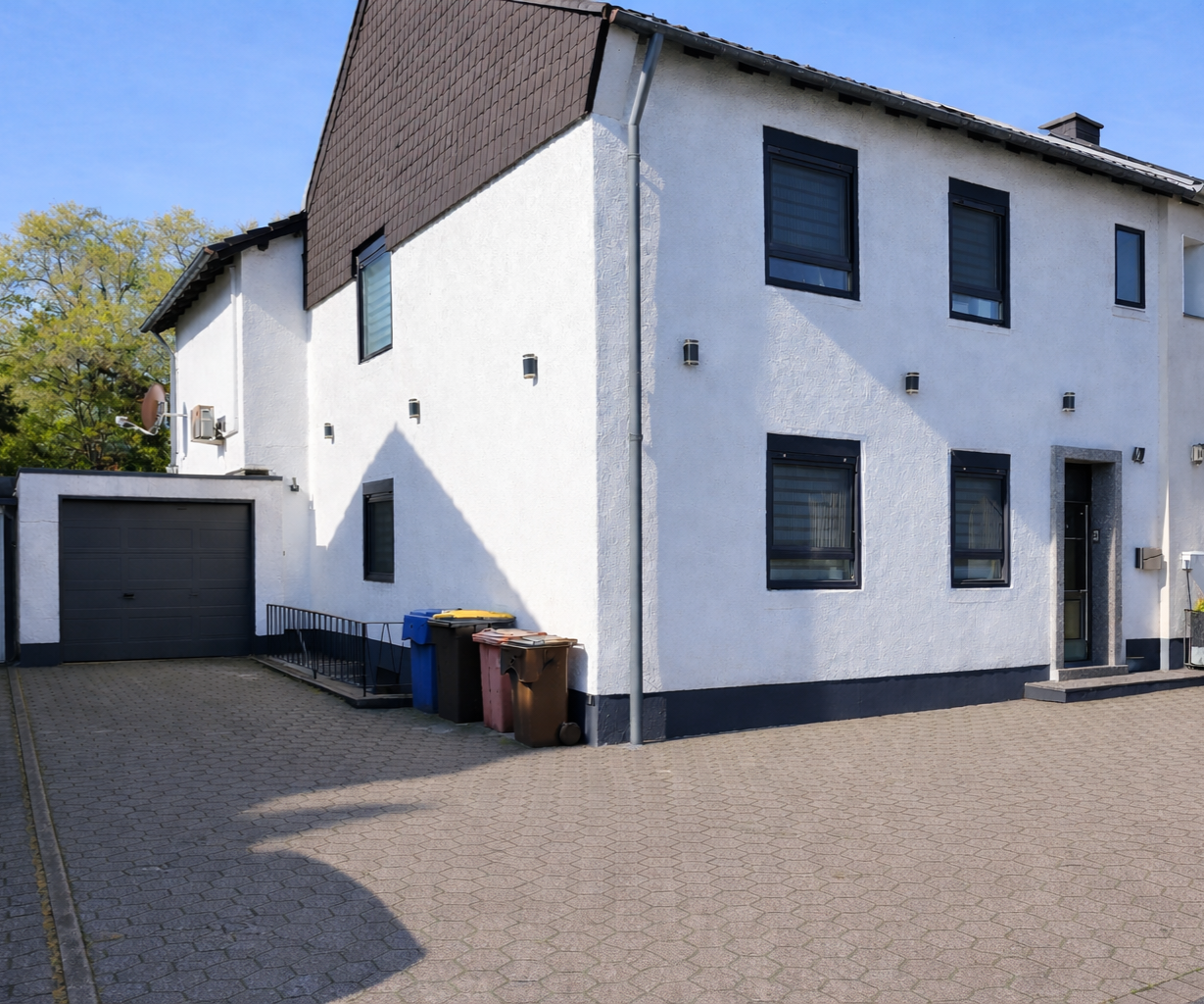 Kernsaniertes Haus (2017) mit Pool, Sauna, Kamin, Südbalkon & großer Südterrasse – Am Kapuzinerkloster 42, 47803 Krefeld(Inrath/Kliedbruch) – Vorschaubild 2