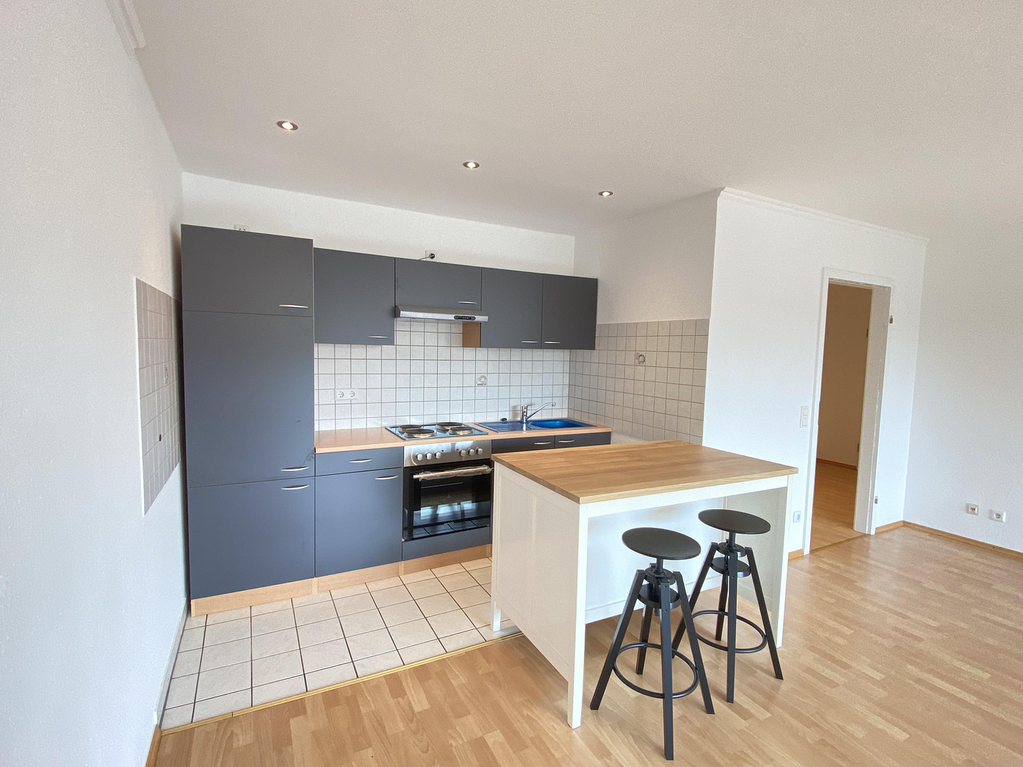 Top Wohnung Balkon EBK Unterbachersee! – Rathelbeckstrasse 350, 40627 Düsseldorf(Unterbach) – Vorschaubild 4
