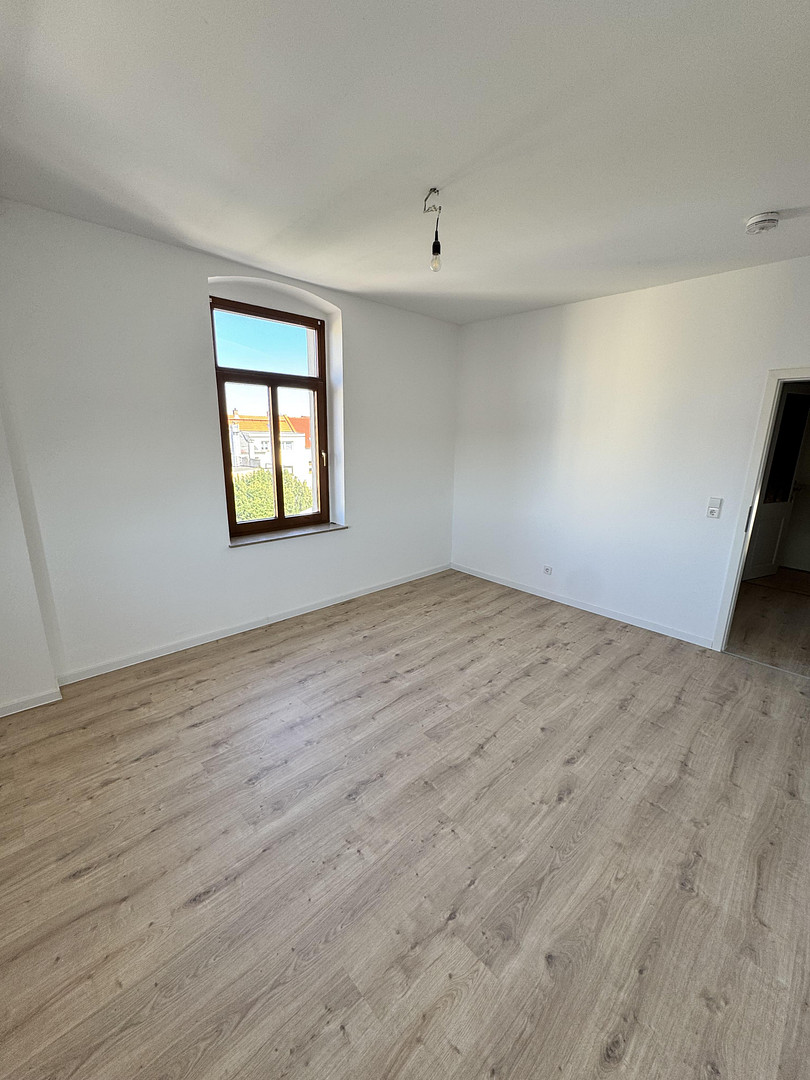 Neu sanierte 2-Zimmer-Wohnung mit modernem Tageslichtbad & EBK – ideal für Singles – Philippstr. 57, 8393 Meerane – Vorschaubild 6