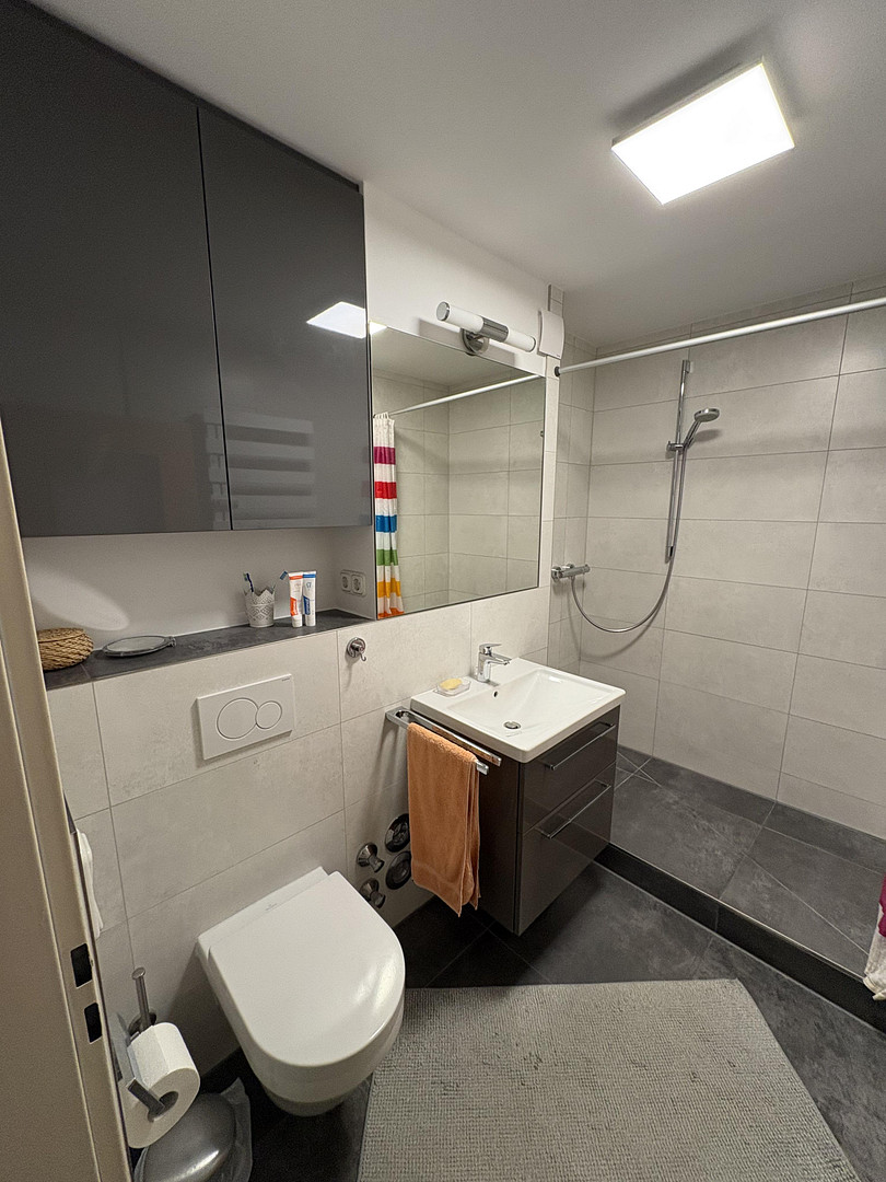 Hochwertig sanierte 2-Zimmer-Wohnung - Tiefgarage, ruhige Lage und Top-Anbindung in Milbertshofen – Milbertshofener Str. 34a, 80807 München(Milbertshofen) – Vorschaubild 4