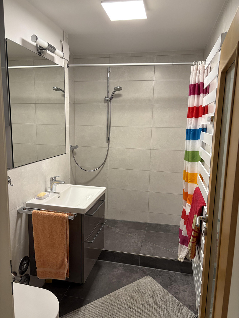 Hochwertig sanierte 2-Zimmer-Wohnung - Tiefgarage, ruhige Lage und Top-Anbindung in Milbertshofen – Milbertshofener Str. 34a, 80807 München(Milbertshofen) – Vorschaubild 3
