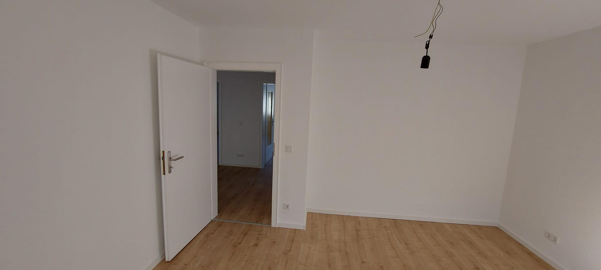 Schöne renovierte 3- Zimmerwohnung – Hasencleverstr. 18, 42659 Solingen(Burg) – Vorschaubild 9