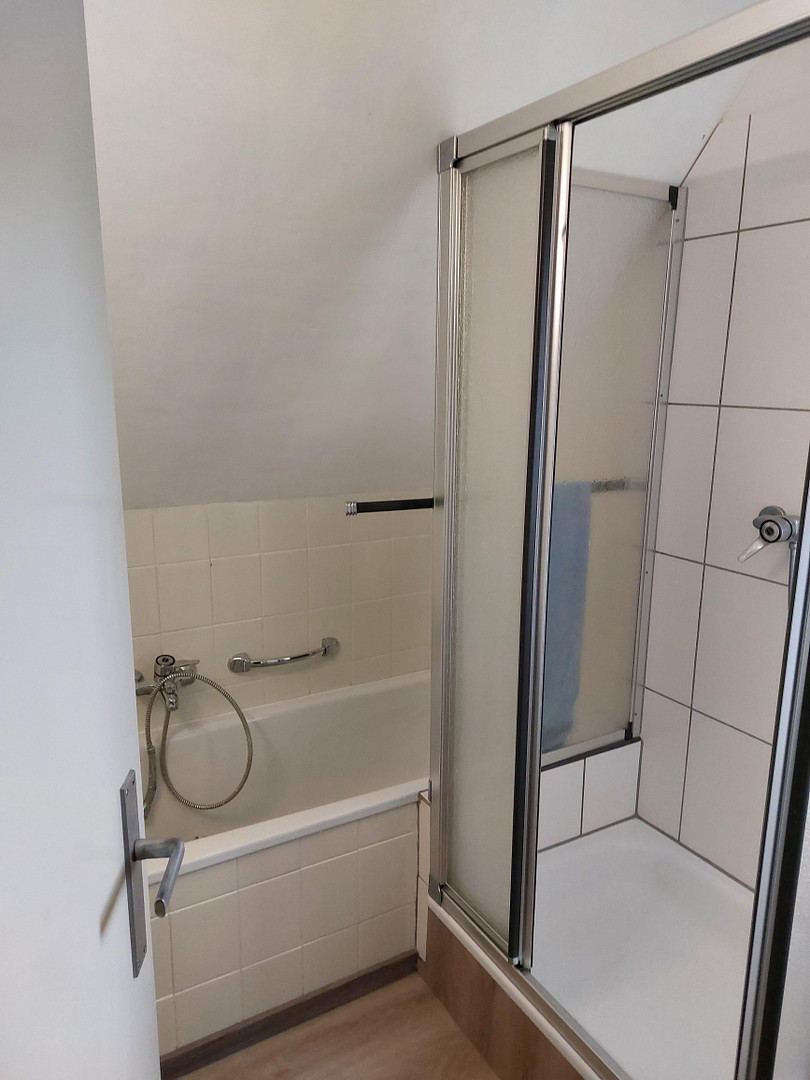 3-Fam.Haus - zentral, ruhig, hell, freistehend, gedämmte Fassade, unvermietet, provisionsfrei – Herrenberg – Vorschaubild 10