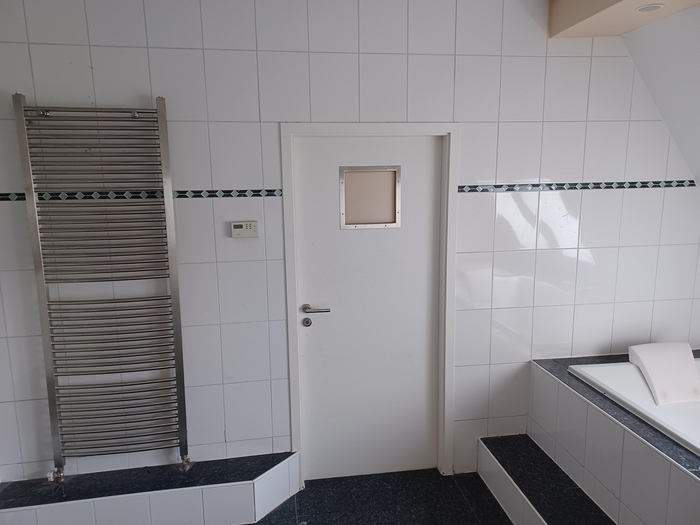 Dachgeschoss mit Türmchen, Nähe Kurfürstendamm – Paulsborner Strasse 10, 10709 Berlin(Wilmersdorf) – Vorschaubild 8