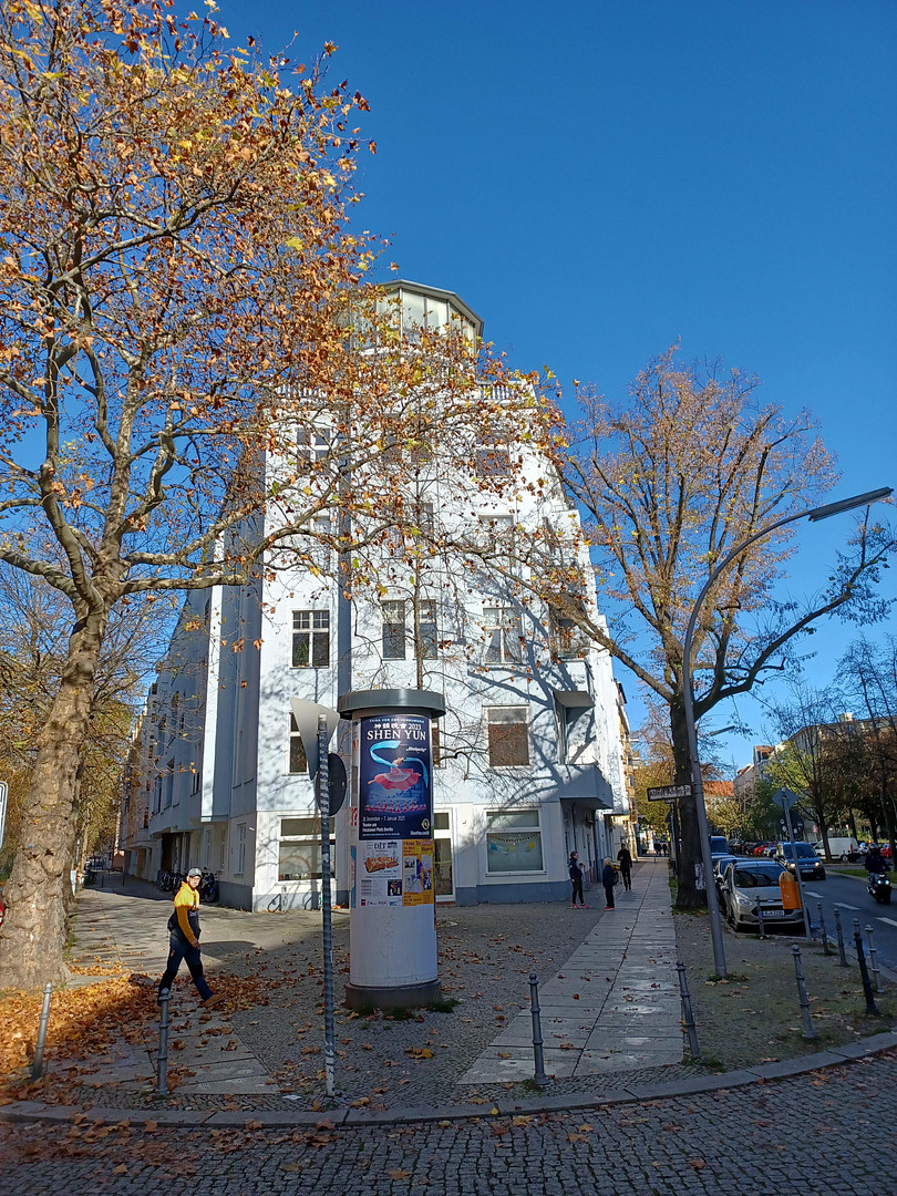 Dachgeschoss mit Türmchen, Nähe Kurfürstendamm – Paulsborner Strasse 10, 10709 Berlin(Wilmersdorf) – Vorschaubild 2