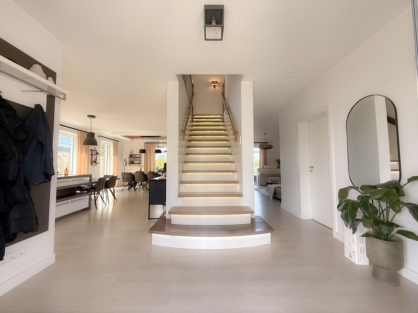 Exklusive Design-Villa mit Pool, Weitblick & modernster Energietechnik - Rückzugsort der Extraklasse – Wacholderweg 15, 32339 Espelkamp(Fiestel) – Vorschaubild 4