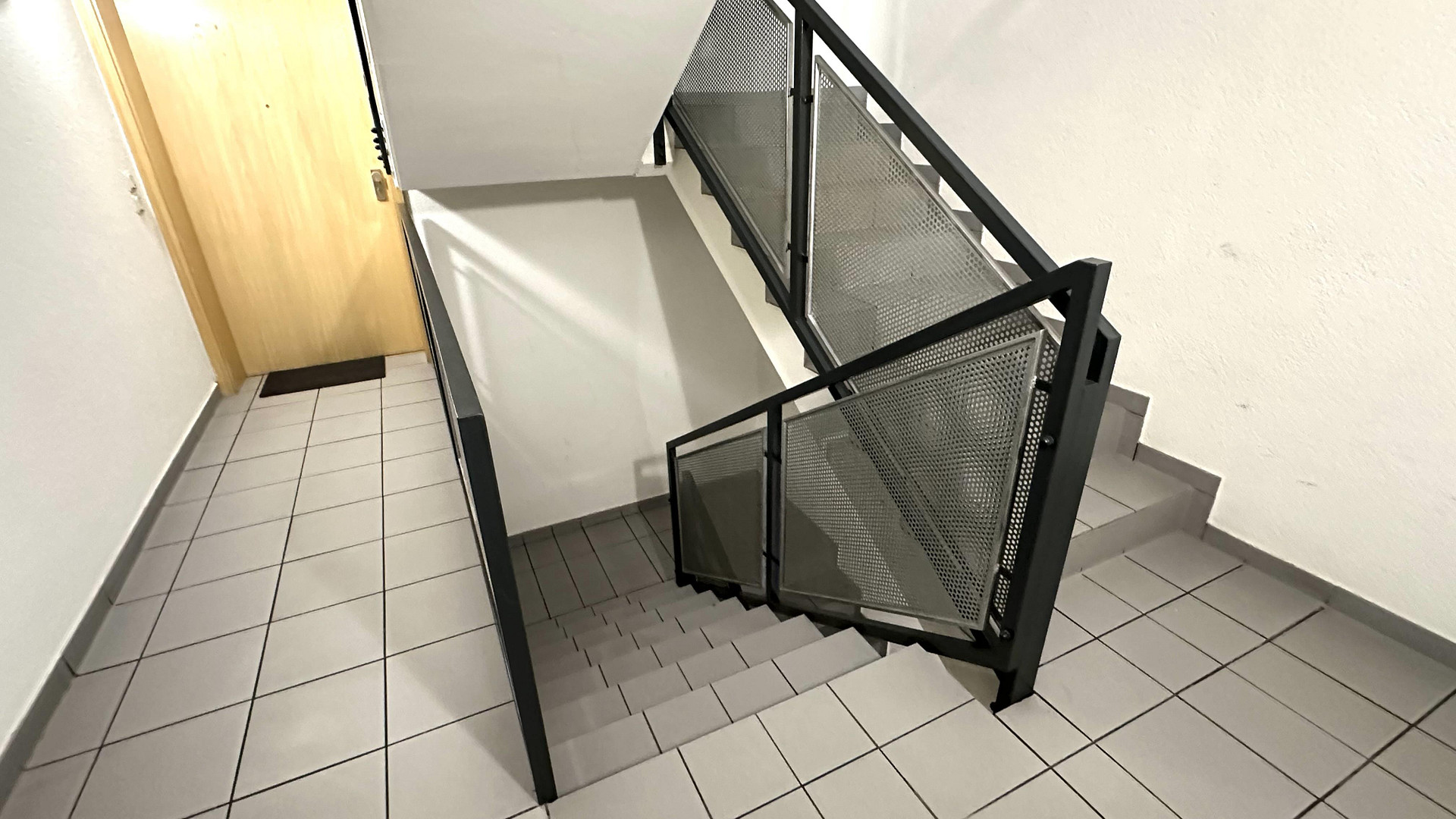 Schöne 2-Zi.-Whg. m. Südbalkon u. EBK - top vermietet - in ruhiger und zentraler Lage – Fürth – Vorschaubild 7