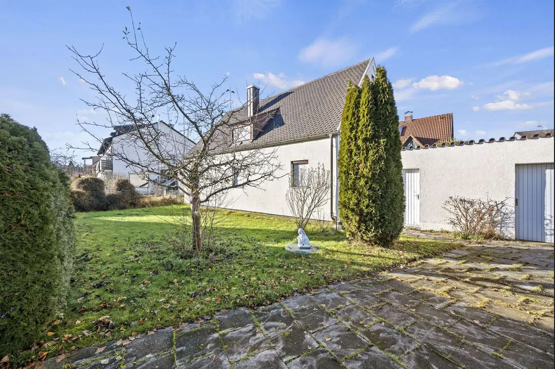 Geräumiges älteres Haus mit großem Garten – Dachau – Vorschaubild 3