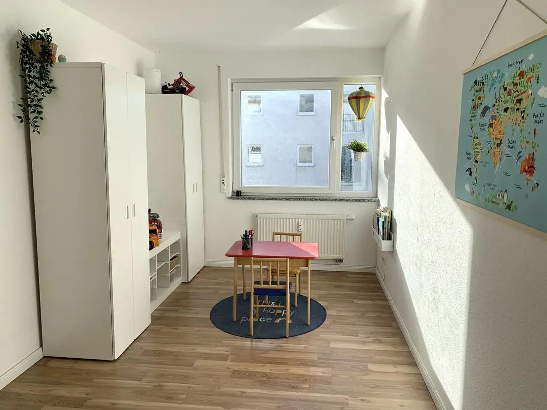 Neuwertiges 6-Zimmer-Reihenhaus mit Einbauküche in Frankfurt – Karl-Blum-Allee 51, 24943 Frankfurt(Höchst) – Vorschaubild 7