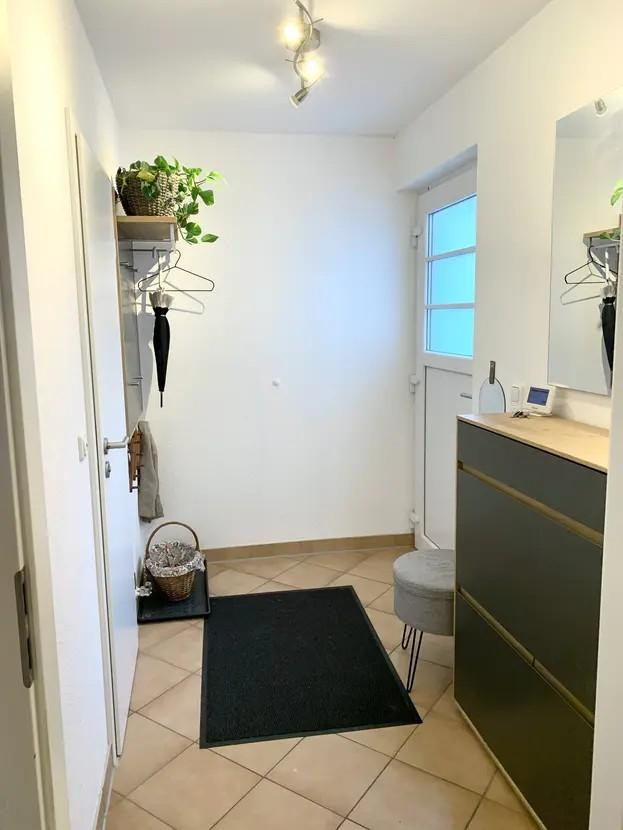Neuwertiges 6-Zimmer-Reihenhaus mit Einbauküche in Frankfurt – Karl-Blum-Allee 51, 24943 Frankfurt(Höchst) – Vorschaubild 2