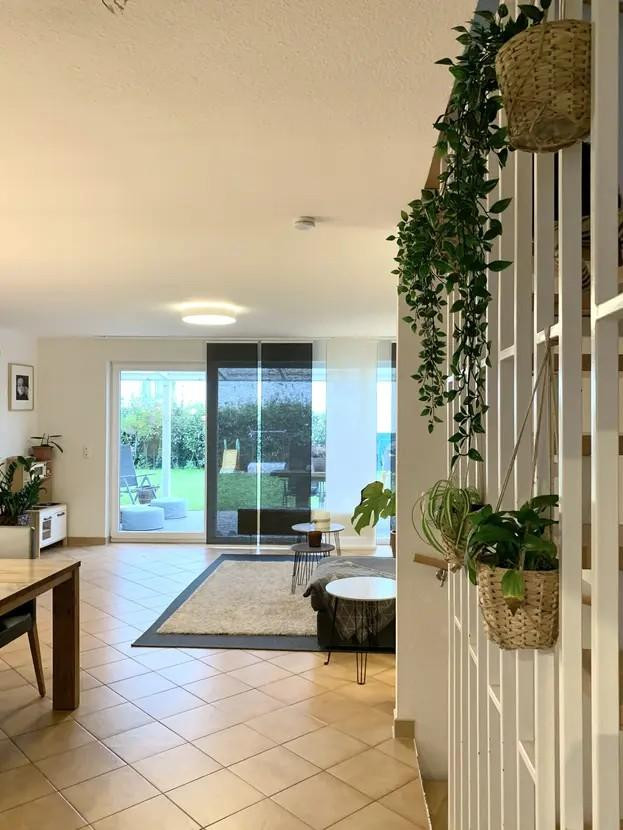 Neuwertiges 6-Zimmer-Reihenhaus mit Einbauküche in Frankfurt