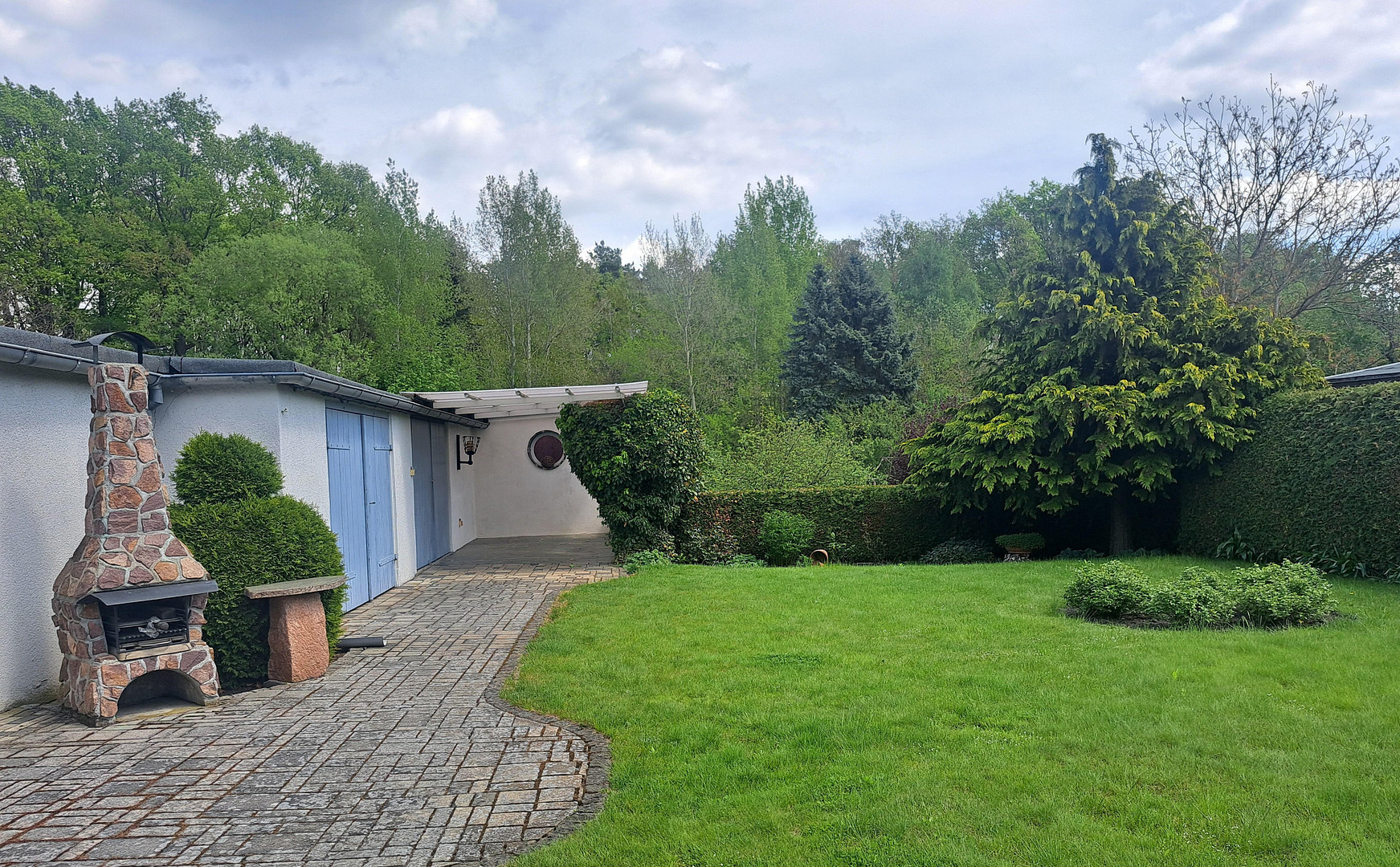 Willkommen in Ihrem neuen Zuhause mit hübschem großem Garten in guter Lage von Spremberg! – Spremberg – Vorschaubild 3