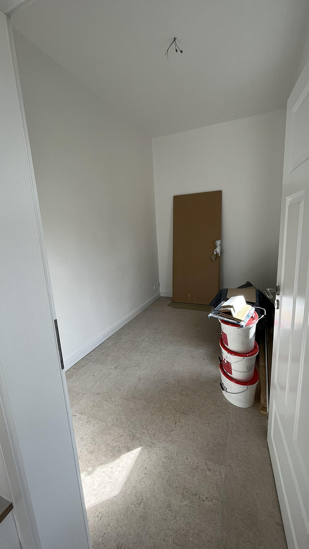 Wunderschöne, kernsanierte 3,5-Zimmer-Wohnung mit Einbauküche, Kaminofen & 3m hohen Decken – Ilmenauer Weg 6, 98693 Manebach – Vorschaubild 6