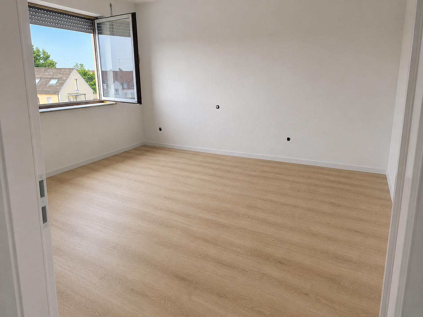 Helle 3-Zimmer-Wohnung 106 m² | Verglaster Balkon| EBK – Friedberger Str. 125, 86163 Augsburg(Hochzoll) – Vorschaubild 3