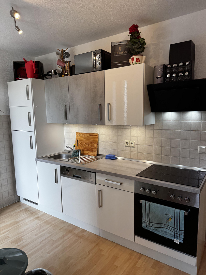 Lichtdurchflutete Erdgeschoss Wohnung | 2 Zimmer, Wohnküche, Balkon, Badewanne | WG-geeignet – Prüssingstraße 17, 7745 Jena – Vorschaubild 12