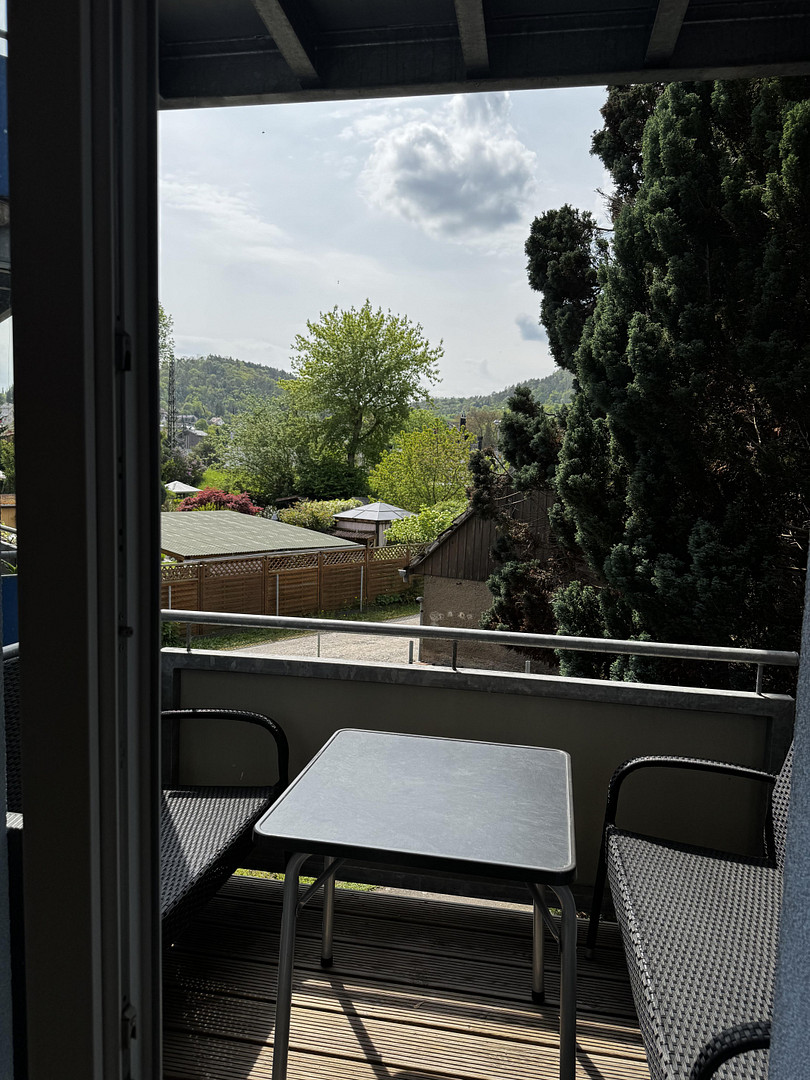 Lichtdurchflutete Erdgeschoss Wohnung | 2 Zimmer, Wohnküche, Balkon, Badewanne | WG-geeignet – Prüssingstraße 17, 7745 Jena – Vorschaubild 9