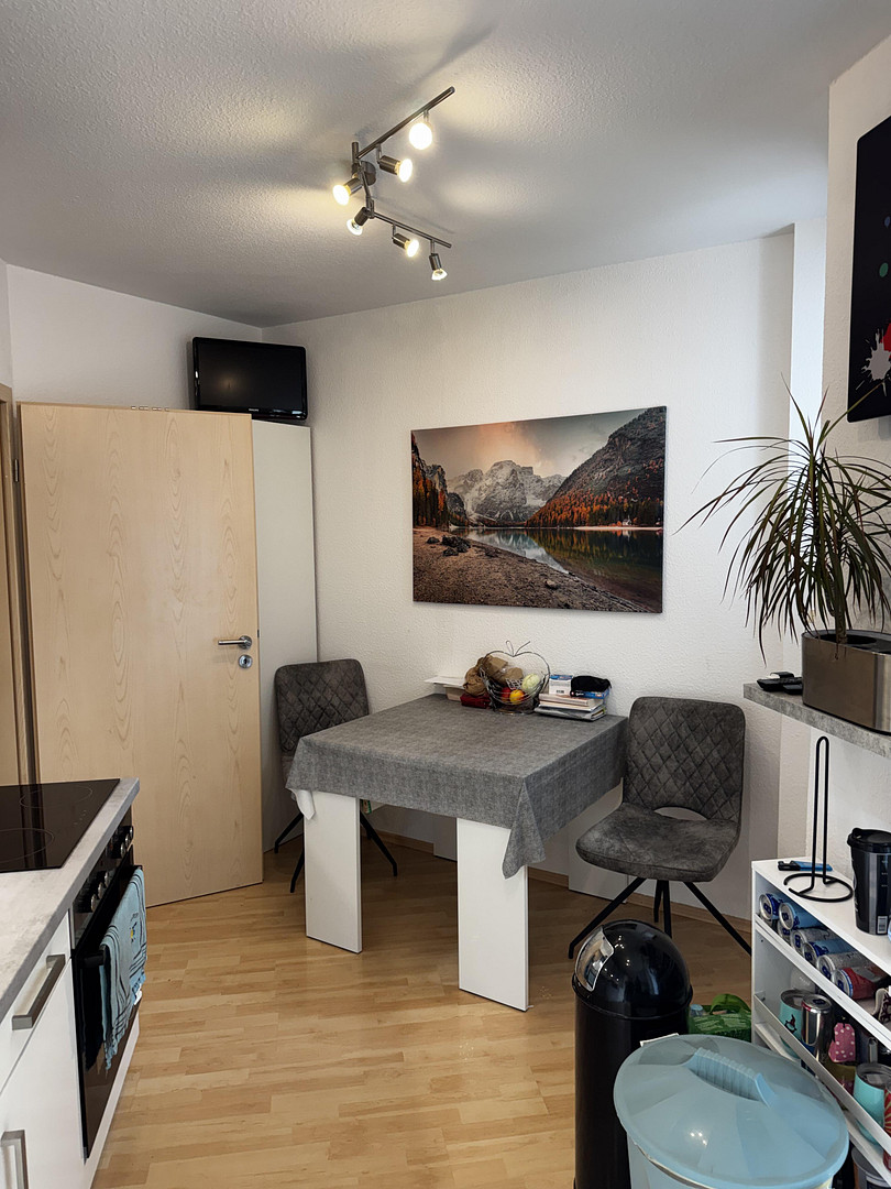 Lichtdurchflutete Erdgeschoss Wohnung | 2 Zimmer, Wohnküche, Balkon, Badewanne | WG-geeignet – Prüssingstraße 17, 7745 Jena – Vorschaubild 11