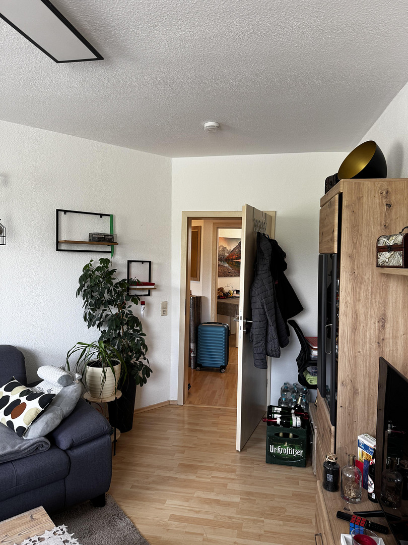 Lichtdurchflutete Erdgeschoss Wohnung | 2 Zimmer, Wohnküche, Balkon, Badewanne | WG-geeignet – Prüssingstraße 17, 7745 Jena – Vorschaubild 7