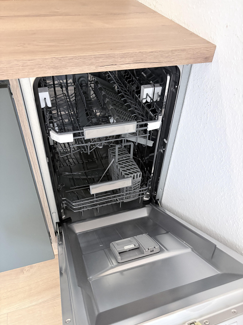 Ruhiges Rückzugs-Apartment im Dachgeschoss – frisch saniert & stilvoll eingerichtet – Heidestr. 172, 51147 Köln(Wahnheide) – Vorschaubild 6