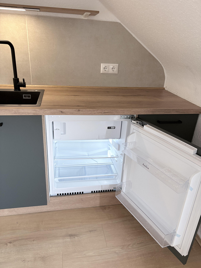 Ruhiges Rückzugs-Apartment im Dachgeschoss – frisch saniert & stilvoll eingerichtet – Heidestr. 172, 51147 Köln(Wahnheide) – Vorschaubild 5