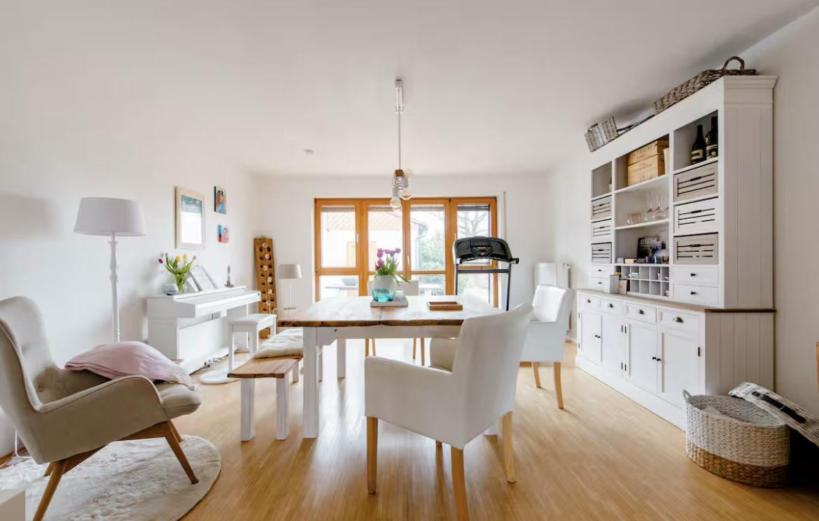 Geräumige 5-Zimmer DHH in München mit Garage, Feldrandlage!