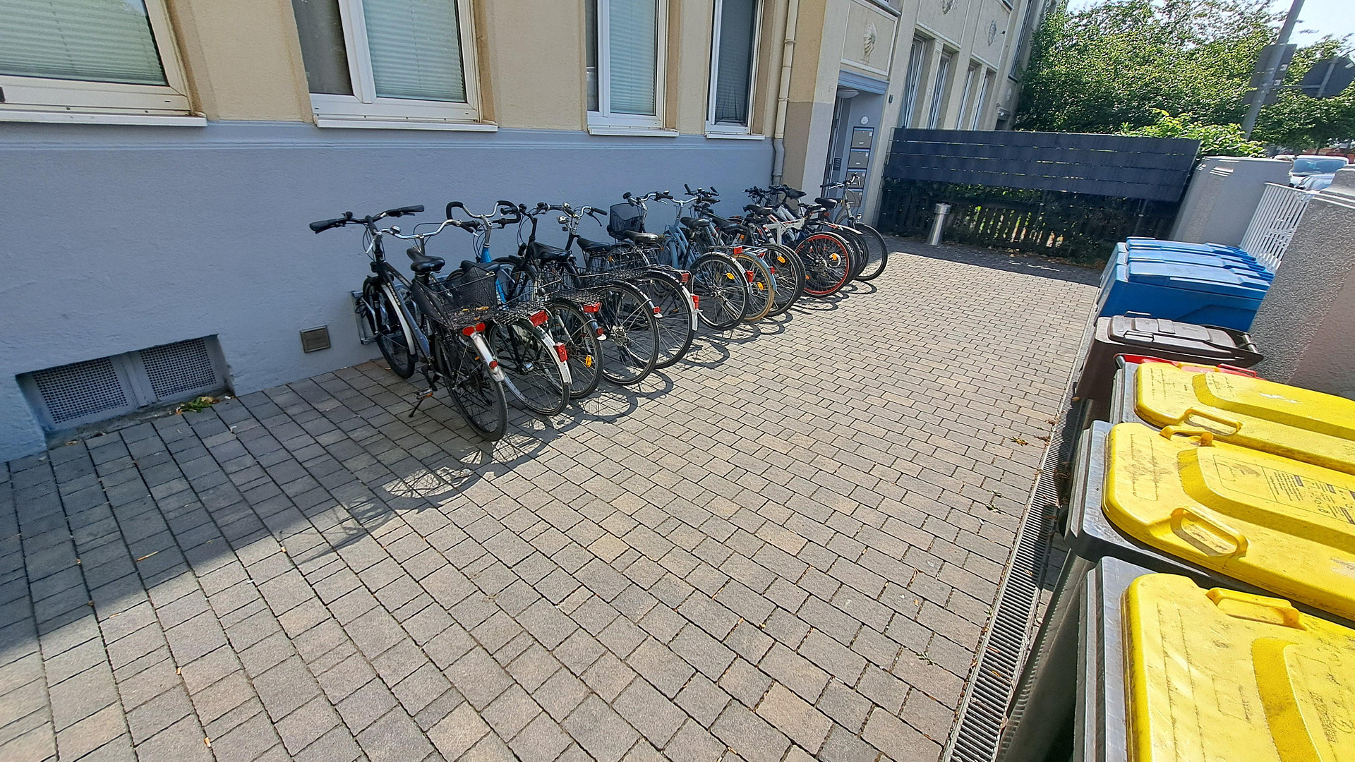 Voll vermietetes Mehrfamilienhaus mit stabilem Cashflow und Entwicklungspotenzial in Krefeld – 47809 Krefeld(Linn) – Vorschaubild 2