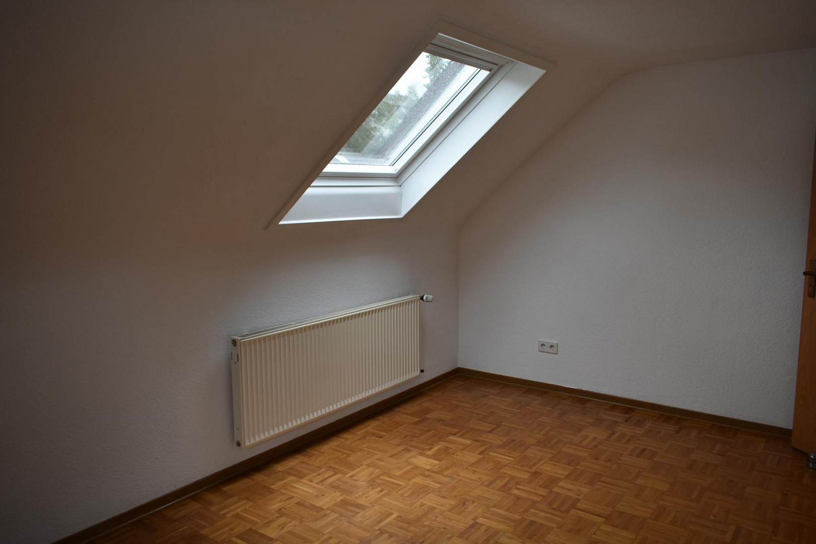 Renovierte, gepflegte 3,5 Zimmer-Wohnung in ruhiger Höhenlage von Stuttgart Kaltental – Schiltacher Straße 18, 70569 Stuttgart(Kaltental) – Vorschaubild 2