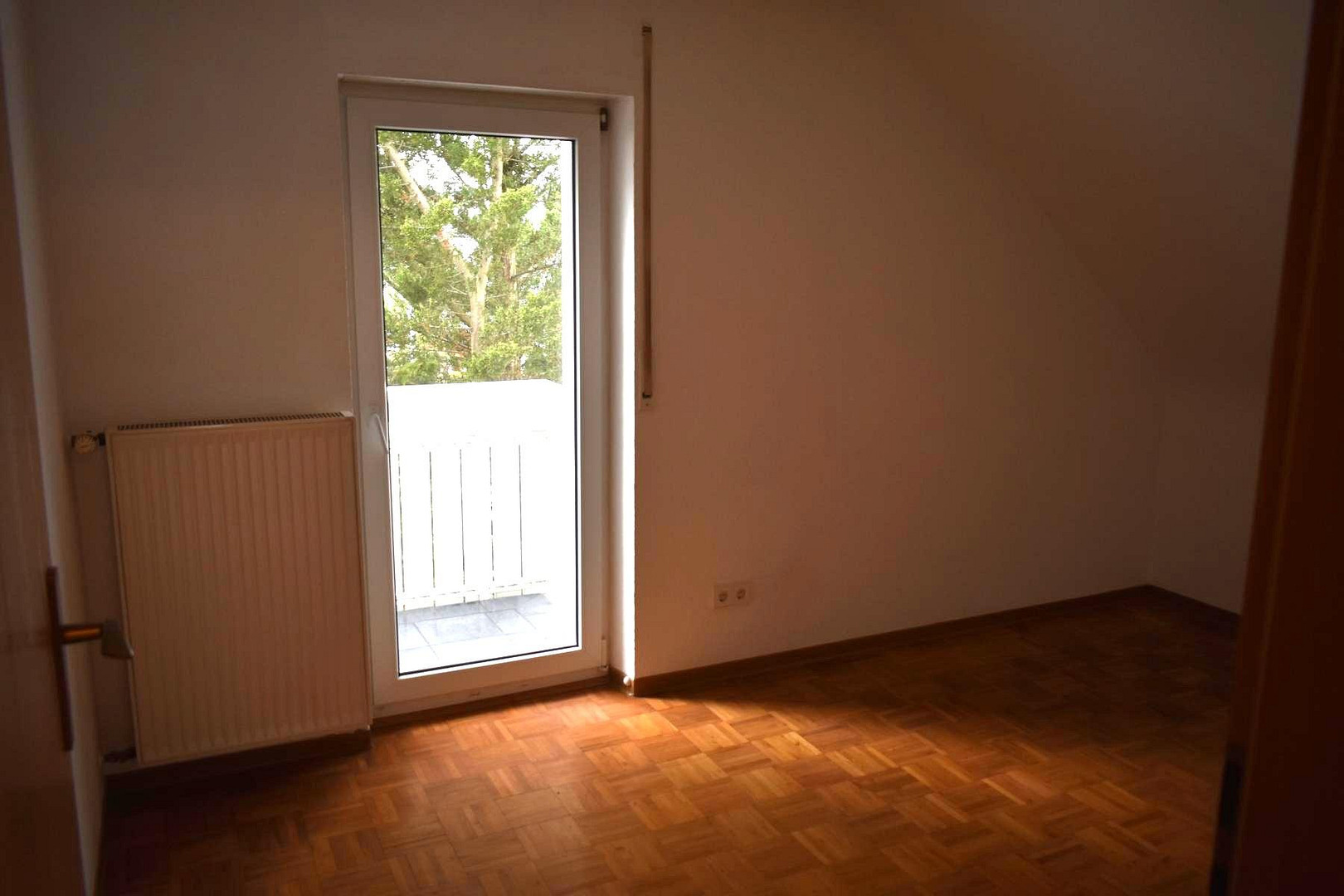 Renovierte, gepflegte 3,5 Zimmer-Wohnung in ruhiger Höhenlage von Stuttgart Kaltental – Schiltacher Straße 18, 70569 Stuttgart(Kaltental) – Vorschaubild 3