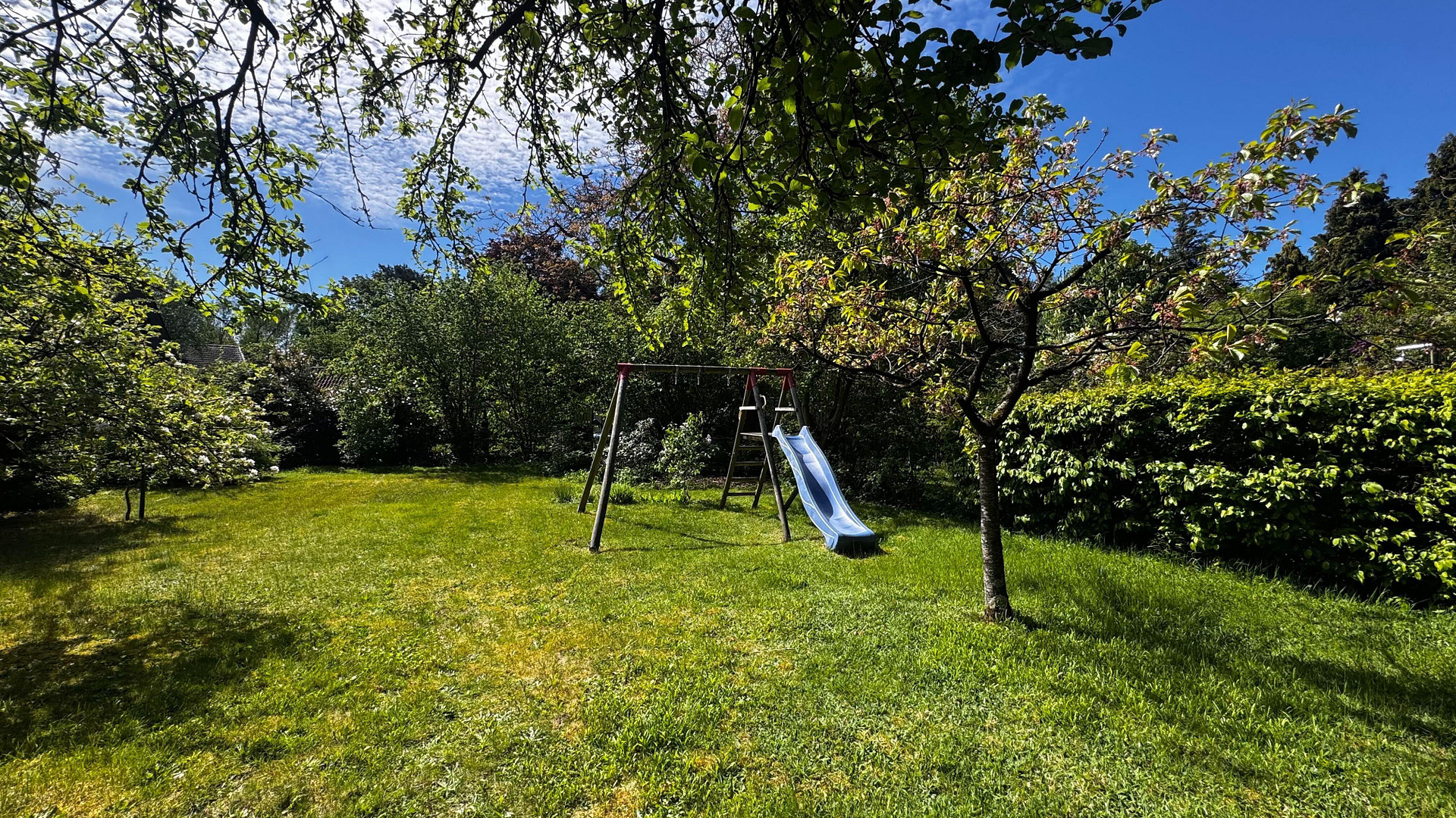 Großzügiges Einfamilienhaus mit Garten, Wärmepumpe und Platz fürs Homeoffice in Hamburg-Langenhorn – Hamburg-Langenhorn(Langenhorn) – Vorschaubild 4