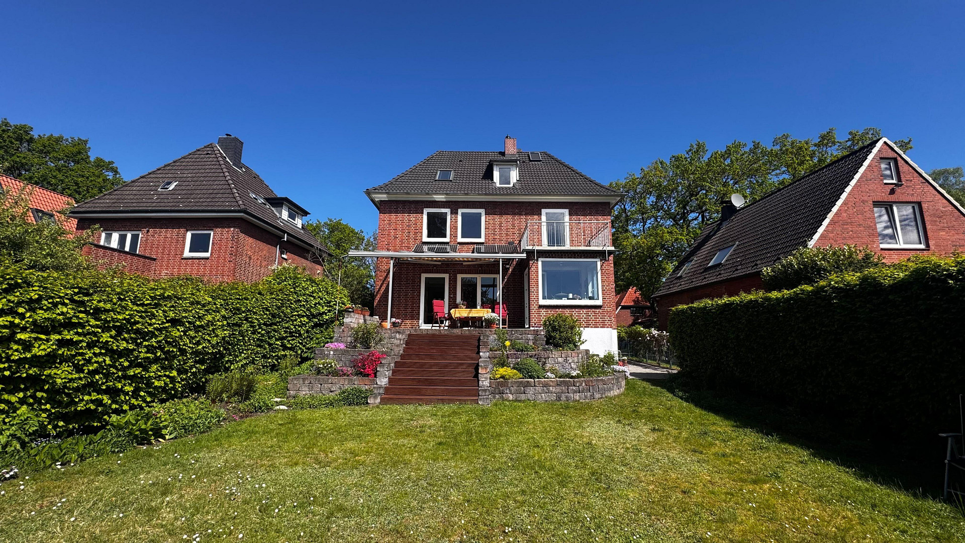 Großzügiges Einfamilienhaus mit Garten, Wärmepumpe und Platz fürs Homeoffice in Hamburg-Langenhorn – Hamburg-Langenhorn(Langenhorn) – Vorschaubild 2
