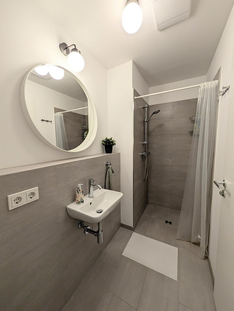 Neubau‑3‑Zimmer‑Wohnung in ruhiger Lage mit 2 Bädern und Süd-Loggia – Berlin(Mariendorf) – Vorschaubild 13