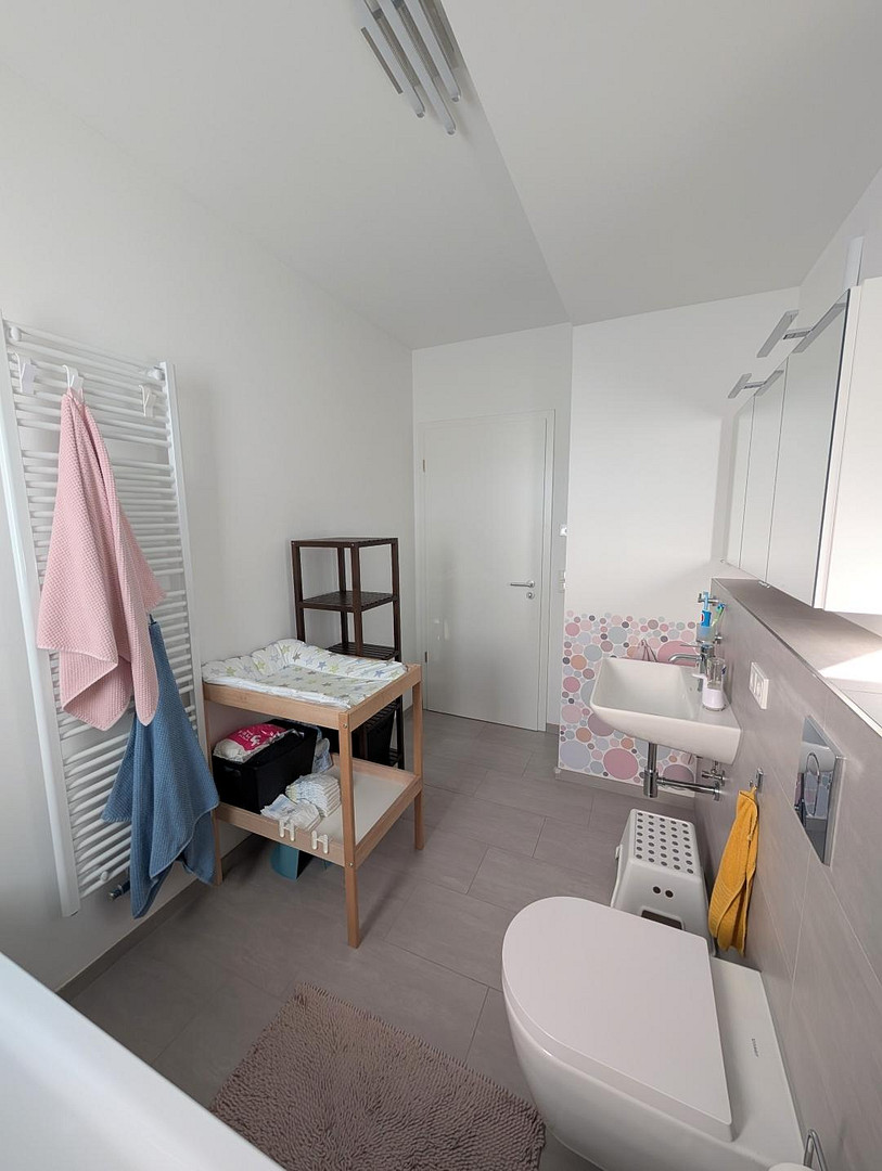Neubau‑3‑Zimmer‑Wohnung in ruhiger Lage mit 2 Bädern und Süd-Loggia – Berlin(Mariendorf) – Vorschaubild 11