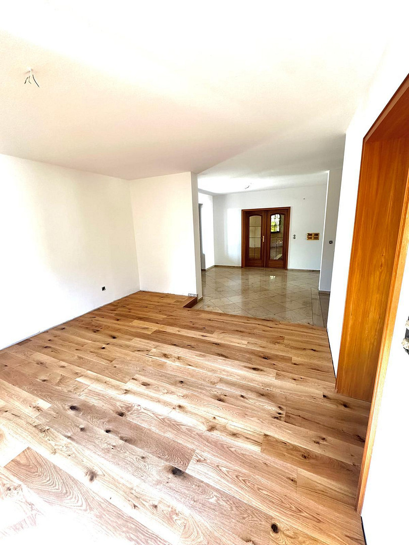 Großzügiges Einfamilienhaus in toller Lage mit Garten, Terrasse und viel Privatsphäre – Coburg – Vorschaubild 10