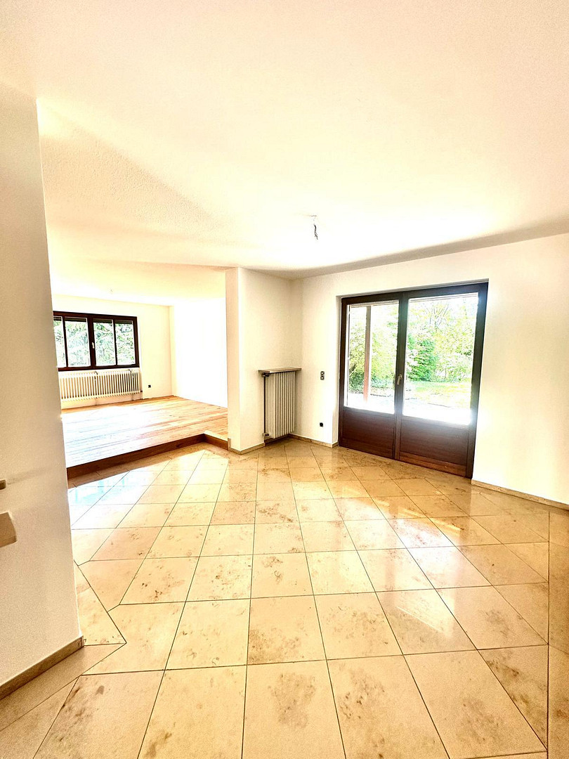 Großzügiges Einfamilienhaus in toller Lage mit Garten, Terrasse und viel Privatsphäre – Coburg – Vorschaubild 5