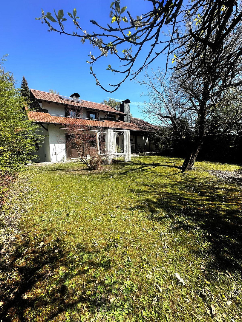 Großzügiges Einfamilienhaus in toller Lage mit Garten, Terrasse und viel Privatsphäre