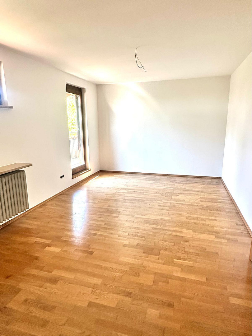 Großzügiges Einfamilienhaus in toller Lage mit Garten, Terrasse und viel Privatsphäre – Coburg – Vorschaubild 13