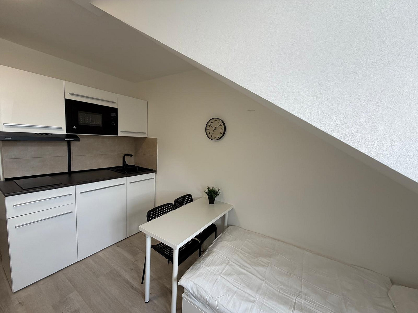 Exklusive Zentrale 1-Zimmer-Wohnung – Vierzigmannstraße 30, 91054 Erlangen – Vorschaubild 2