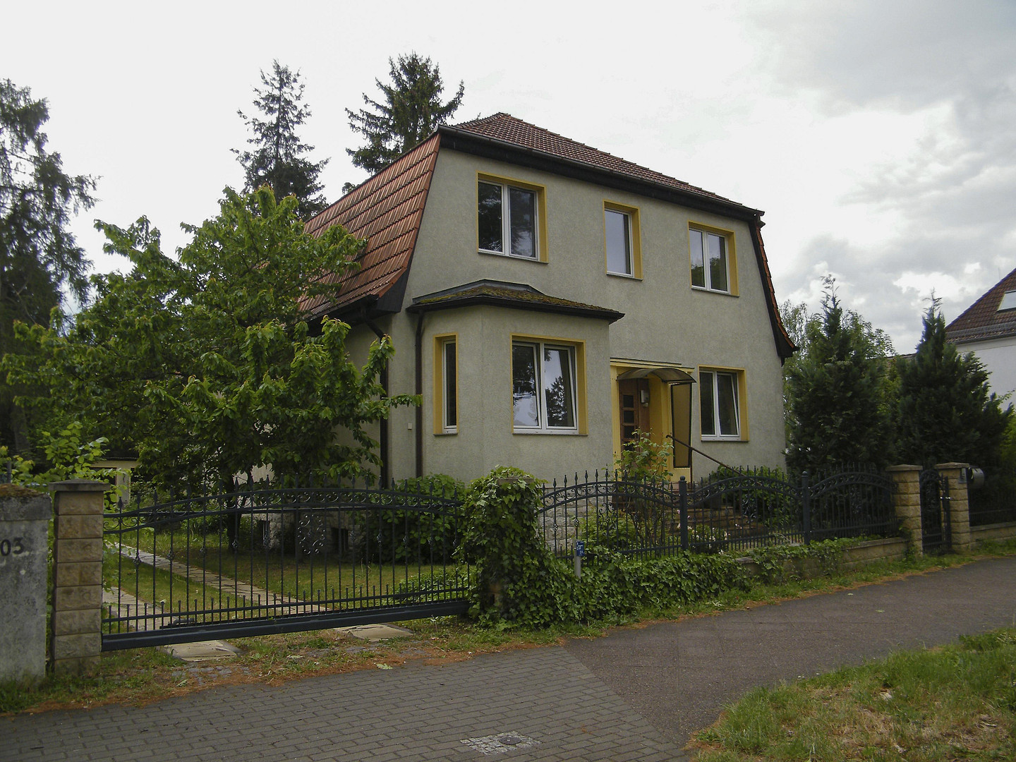 Provisionsfreier Verkauf eines Mehrgenerationenhauses in Neuenhagen bei Berlin - Verhandlungsbasis