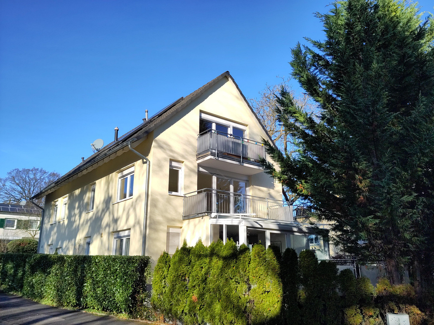 Ab sofort und von Privat! Traumlage in Schweinheim: 3 Zimmer, großer Balkon, 2 Bäder, 1. OG – Horionstr. 42, 53177 Bonn(Schweinheim) – Vorschaubild 12