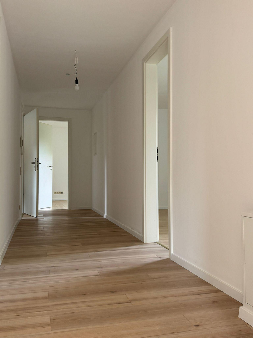 Ab sofort und von Privat! Traumlage in Schweinheim: 3 Zimmer, großer Balkon, 2 Bäder, 1. OG – Horionstr. 42, 53177 Bonn(Schweinheim) – Vorschaubild 10
